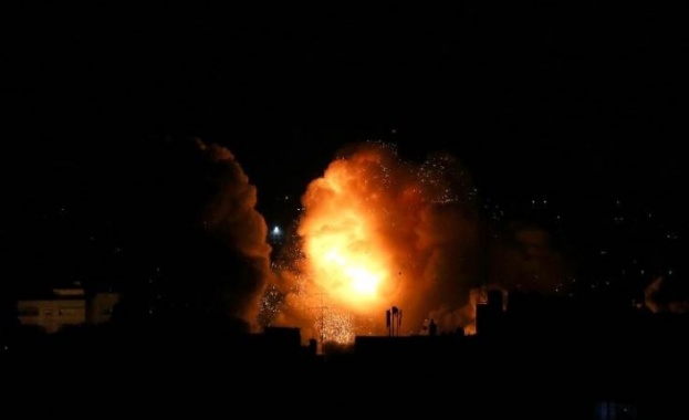 Израел удари 100 обекта в Газа
