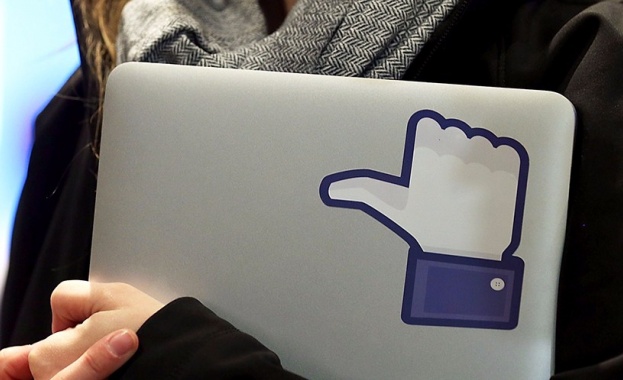 За две години посещаемостта на Facebook е спаднала двойно