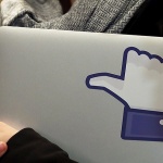 За две години посещаемостта на Facebook е спаднала двойно