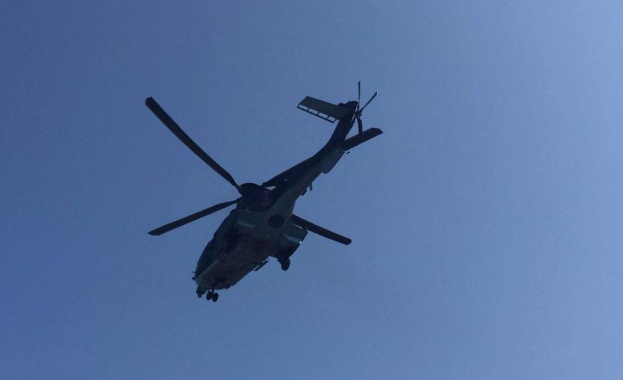 Хеликоптер за спешна помощ се разби в езеро в Русия