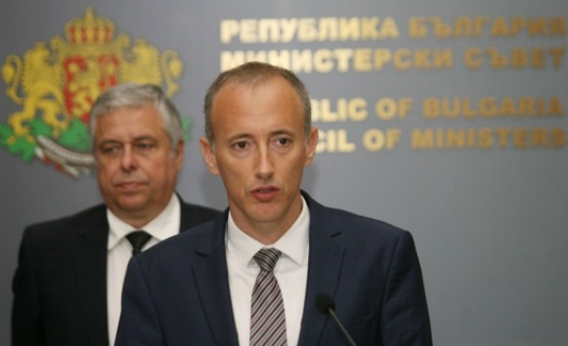 Красимир Вълчев разговаря с представители на НИМХ 