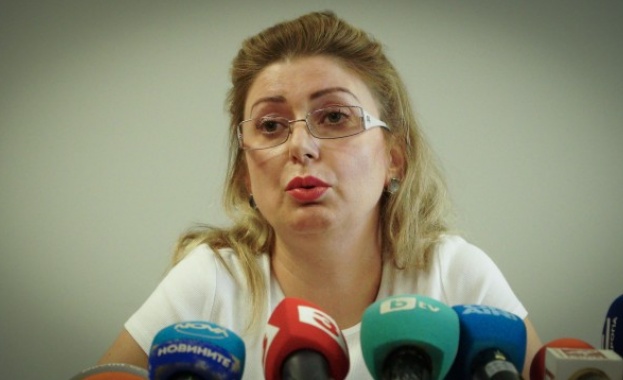 Изпълнителният директор на Агенцията по вписванията подаде оставка, Цачева я прие