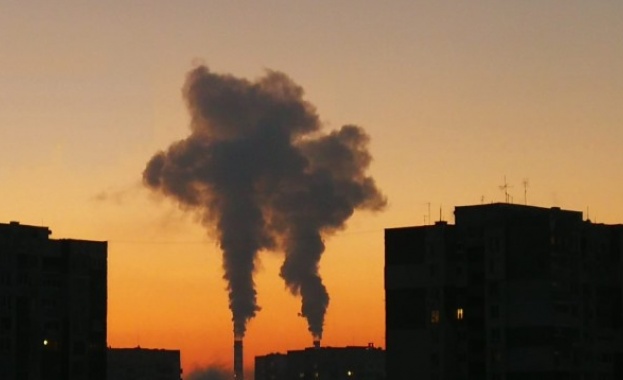 Столичната община проверява сигнали за влошаване на въздуха в три района на София