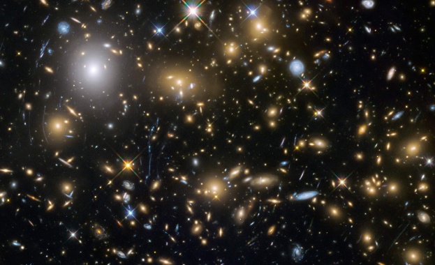 Откриха най-старата галактика във Вселената