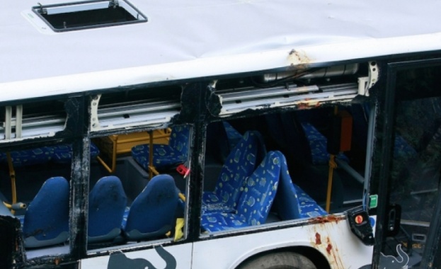 Трима загинали и 18 бяха ранени при катастрофа на автобус в Полша