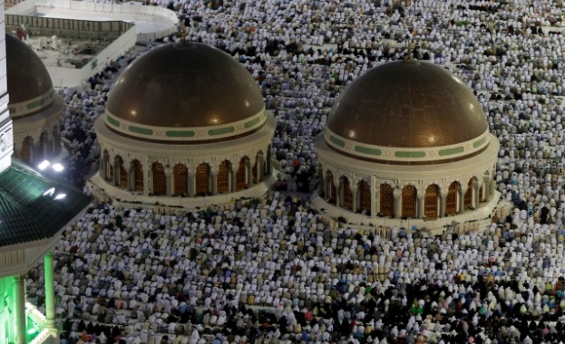 Над 1,6 милиона мюсюлмани се събират в Саудитска Арабия за хаджа