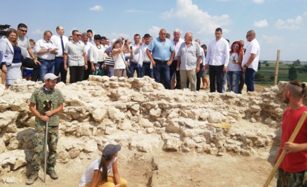 Борисов: Ще помогнем максимално на археолозите