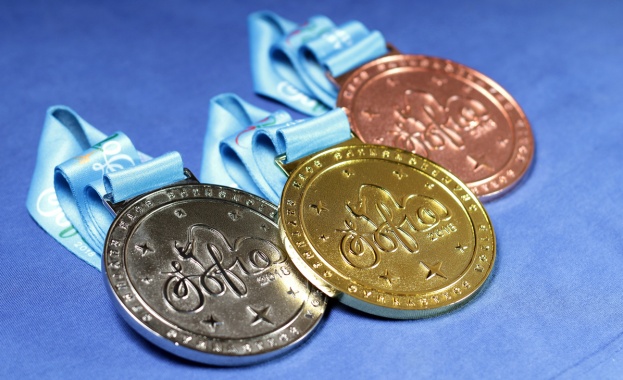 300 килограма златни медали донесоха българските гимнастички от Световното