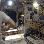 Астронавти играха тенис в космоса! (видео)