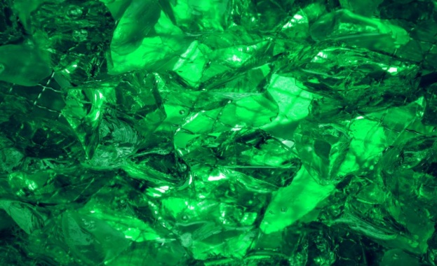 Продадоха на търг смарагд, тежащ 1,6 кг открит край Свердловск