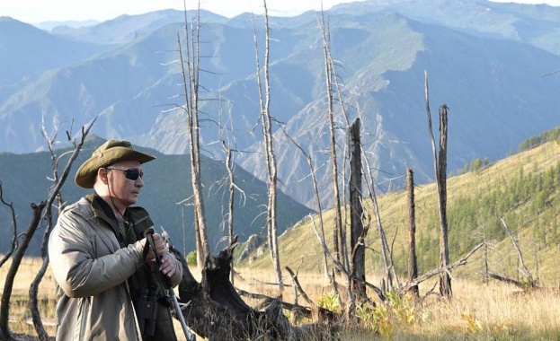 Кремъл публикува кадри от сибирската ваканция на президента Путин  (снимки)