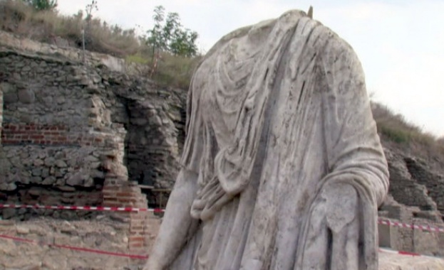 Уникална древна статуя откриха археолози край Рупите