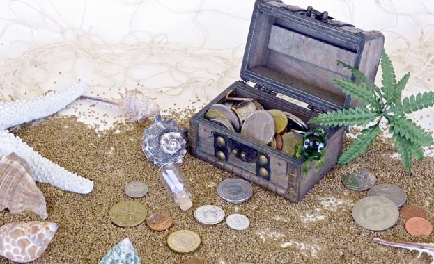 Сейф със злато за милиони откриха водолази в останки на кораб 