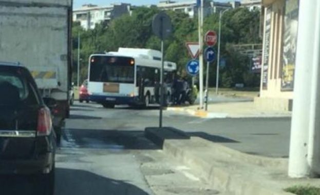 Три жени пострадаха в катастрофа с автобус в Бургас