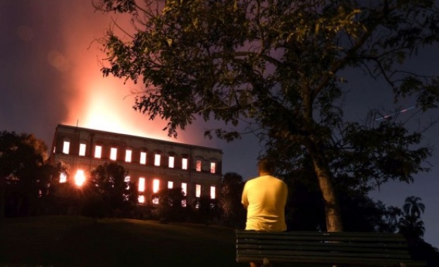 Пожар унищожи прочут музей в Рио де Жанейро