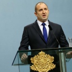 Румен Радев: България се управлява през телевизията, а не през институциите