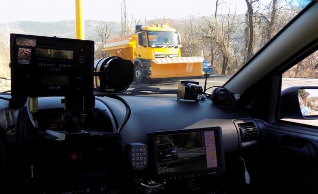 4861 моторни превозни средства са проверени вчера по пътищата в страната