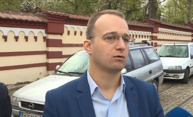 Симеон Славчев, общински съветник,СОС:  Дефектните ремонти са недопустими, когато се харчат публични средства