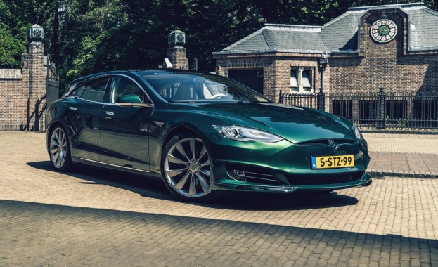 Tesla съкращава персонал, за да поевтини колите си