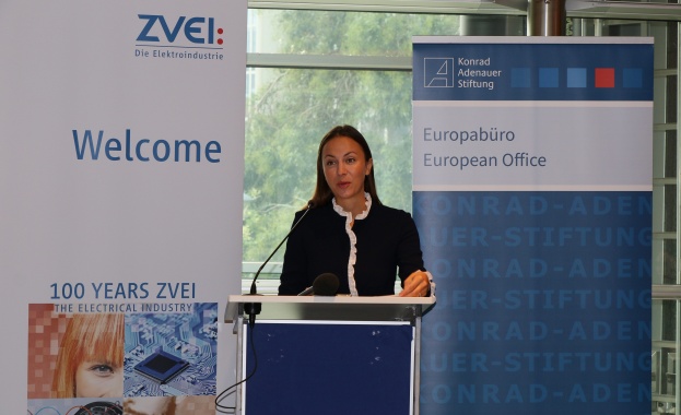 Ева Майдел: До 2020 г. икономиката от данни може да нарасне до близо 800 млрд. евро