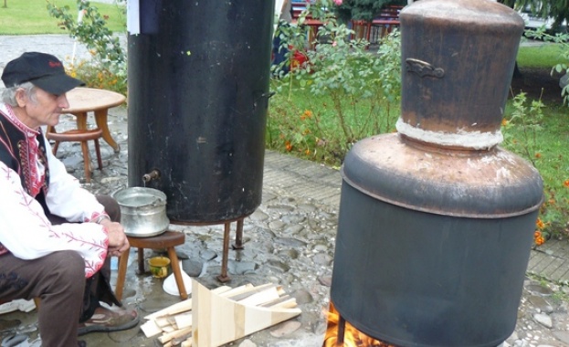 Любители на рока и ракията се събират в дряновското село Ганчовец