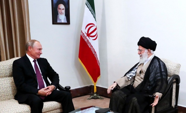  Путин се срещна с върховния лидер на Иран 