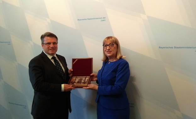 Министър Цачева запозна баварския си колега с успехите на България при изграждането на Европейската прокуратура