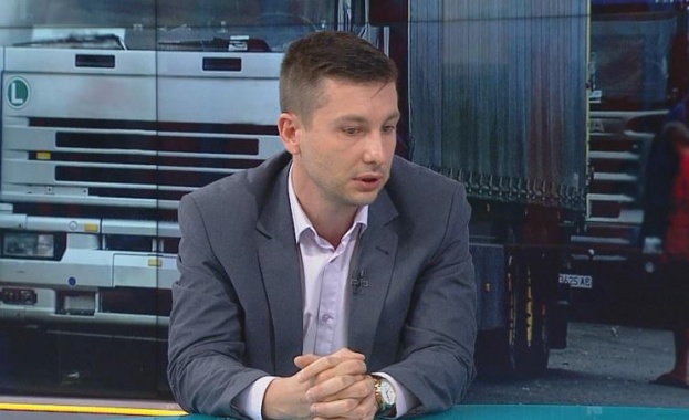 Вдигат екотаксите за стари автобуси и камиони, превозвачите готови да съдят МОСВ