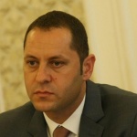 Манолев към Нинова: Ще се видим в съда