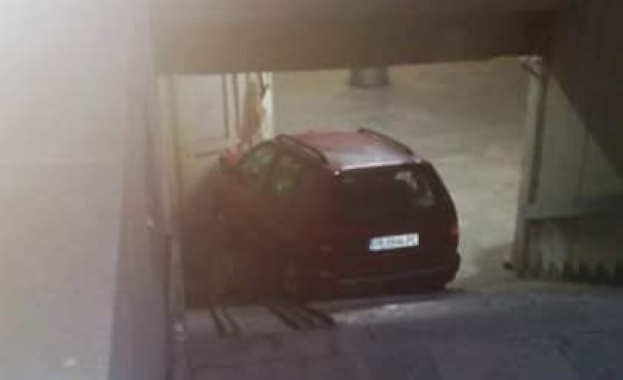 Лек автомобил се влетя в пловдивски подлез