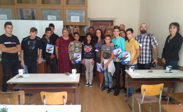 Представители на БДЖ откриха учебната година за специализирана паралелка в професионална гимназия в Мездра