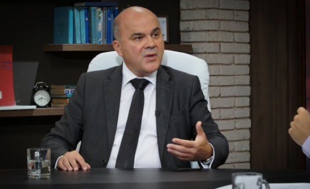 Бисер Петков: Всеки министър носи оставката в джоба си