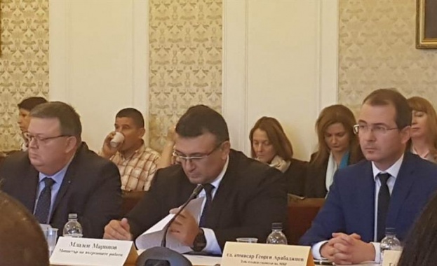 Министър Маринов участва в заседание на парламентарната комисия за борба с контрабандата