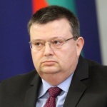 Цацаров: Има сигнал срещу генералния директор за измами с обществени поръчки