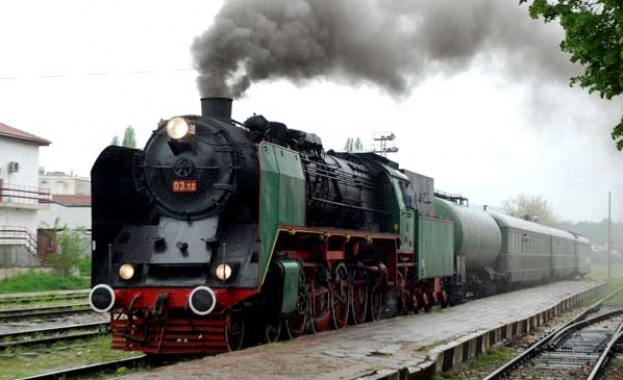 Парни локомотиви ще бъдат начело на атракционни влакове по повод 130 години от създаването на БДЖ