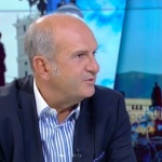 Владо Бучковски: Македония направи болен компромис