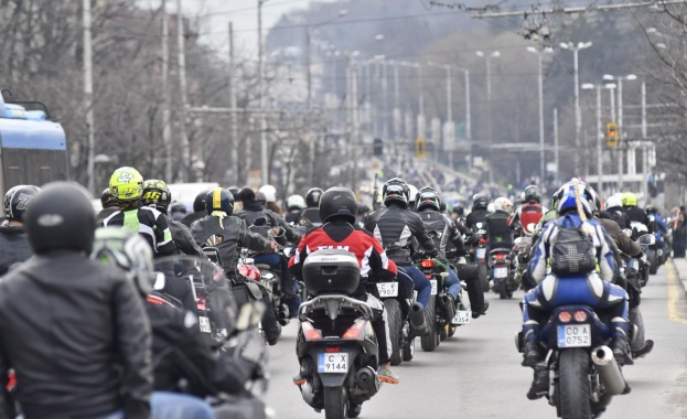 Хиляди мотористи излизат на шествие за толерантност на пътя 
