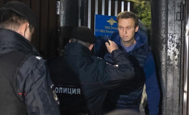 Властите задържаха повторно Навални секунди след края на 30-дневния му арест