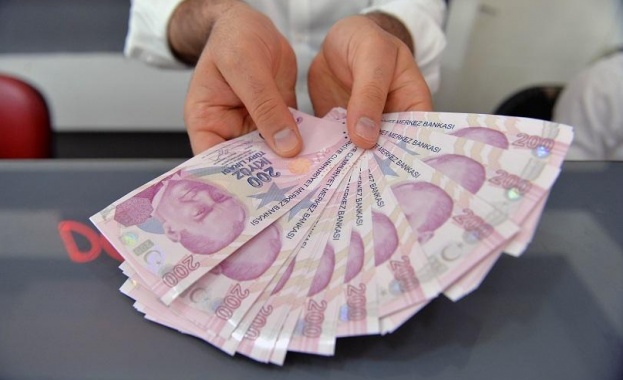 Сривът на турската лира засили интереса на българите към "шопинг туризма" там