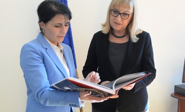 Министър Цачева се срещна с главния прокурор на Албания Арта Марку