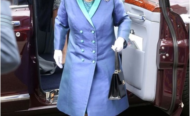 Кралица Елизабет носи едни и същи обувки по 7 години