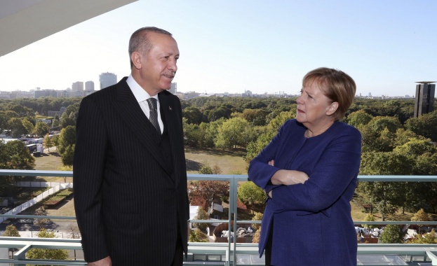  Ердоган стопля отношения на закуска с Меркел 