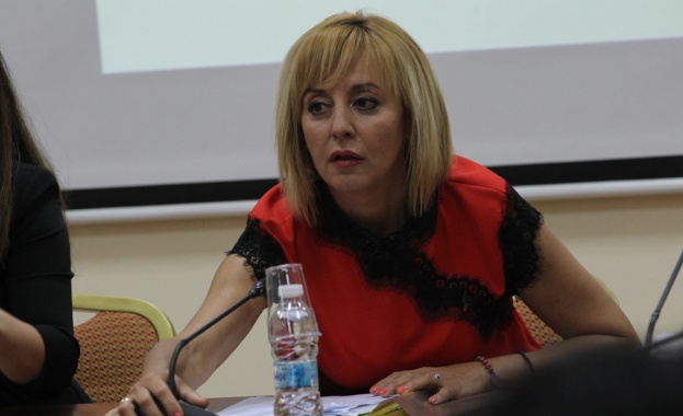 Мая Манолова ще представи днес в НС Годишния доклад на институцията за 2018-та