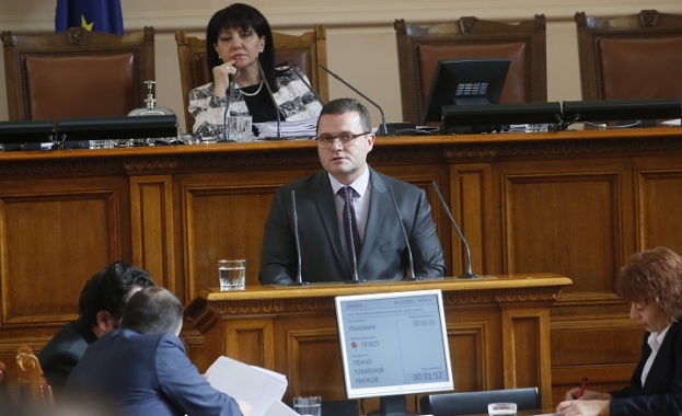 Пенчо Милков: Управляващите не  сменят състава на ЦИК, защото им е угоден