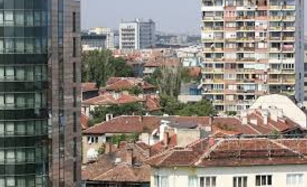 Четири апартамента в София и 2 в Плевен Отделно земи