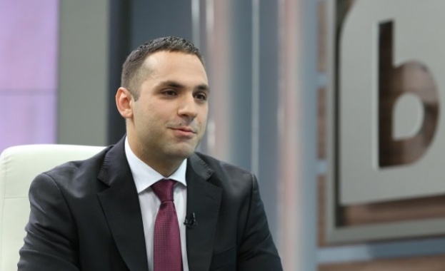 България може да се справи с всякакви забавяния на икономиката, смята Емил Караниколов