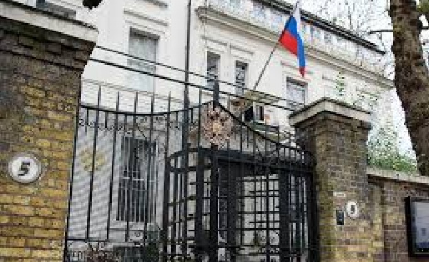 Руското посолство в Лондон определи като „груба дезинформация“ изявлението на Великобритания за руските хакери