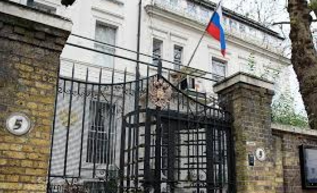 Руското посолство в Лондон определи като „груба дезинформация“ изявлението на Великобритания за руските хакери