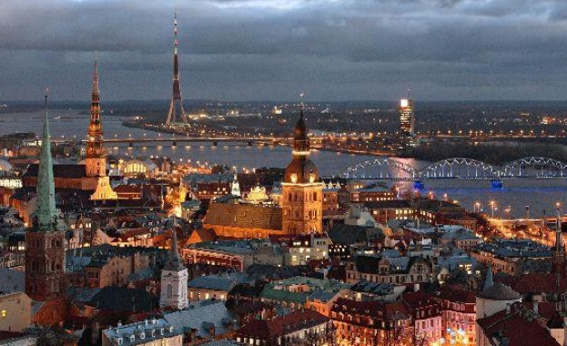 Латвийците ще гласуват днес на парламентарни избори