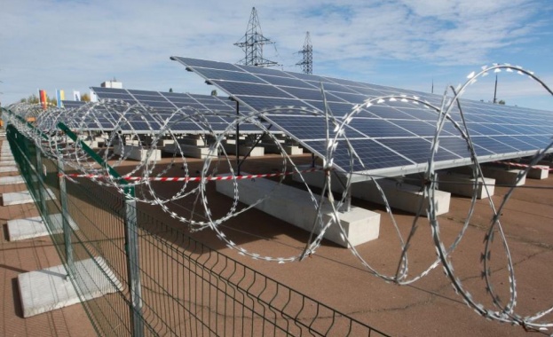 Украйна строи соларен парк в Чернобил (СНИМКИ) 
